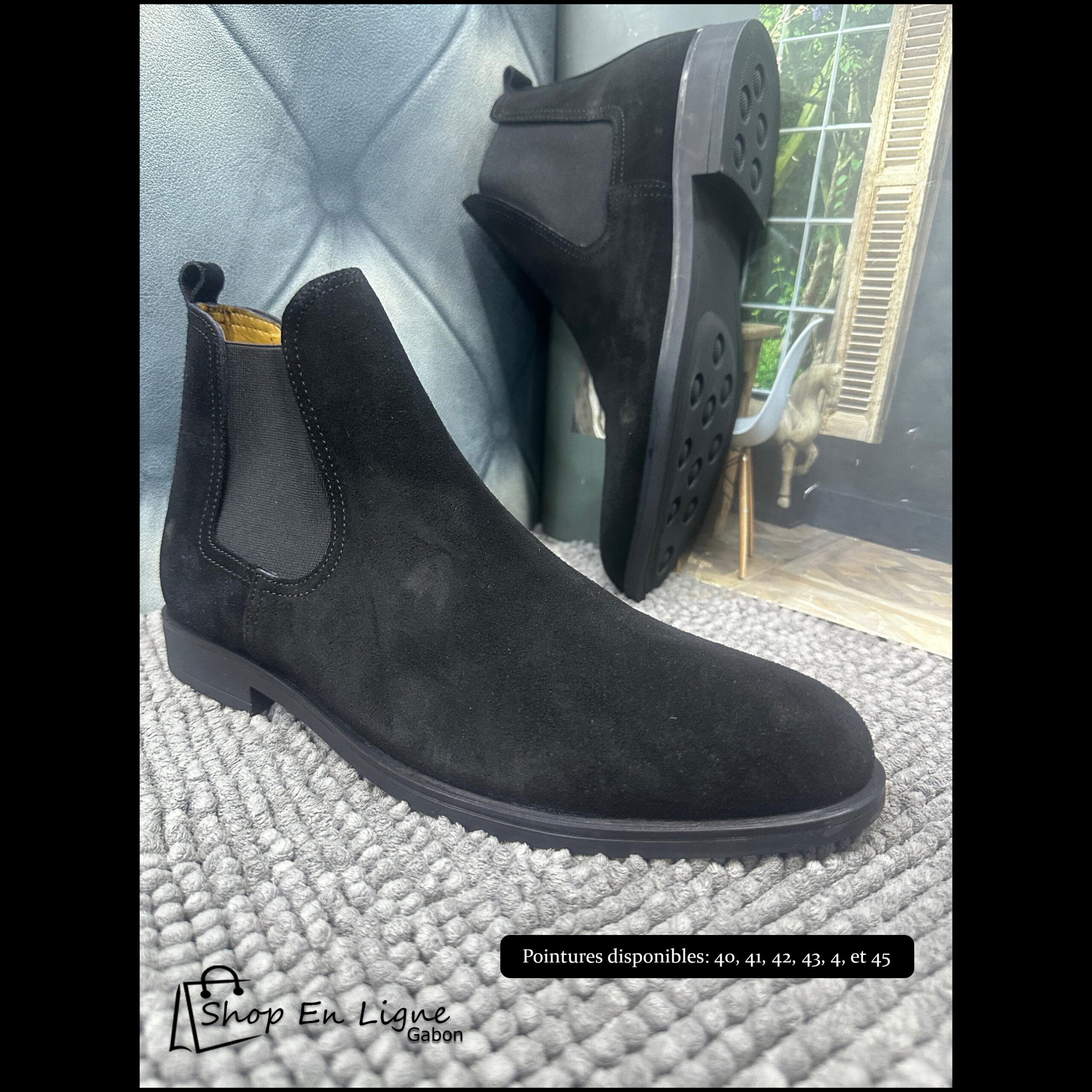 Bottines Chelsea homme en daim noir de qualité supérieure, modèle élégant disponible chez Shop En Ligne Gabon, tailles 39 à 45.
